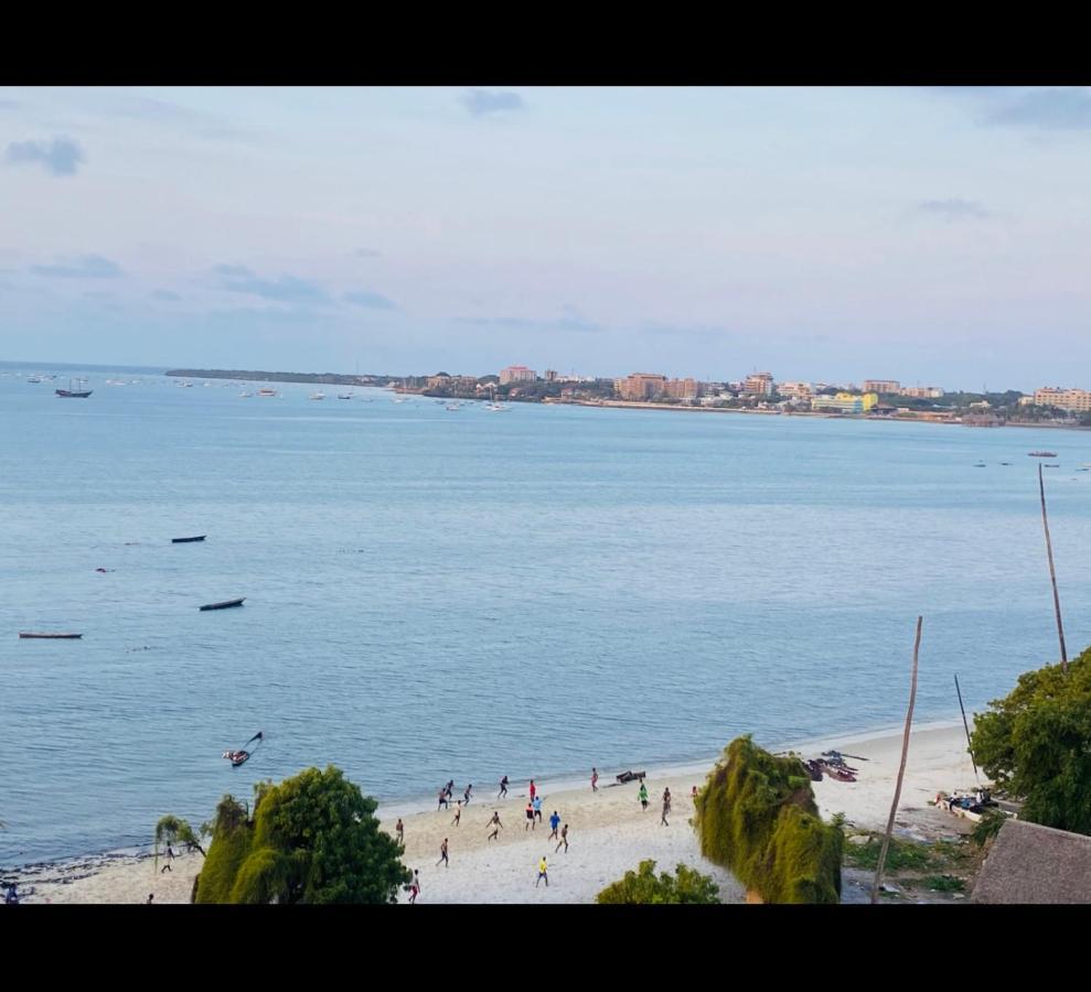 Beachfront M. A.Apartment Νταρ ες Σαλάμ Εξωτερικό φωτογραφία